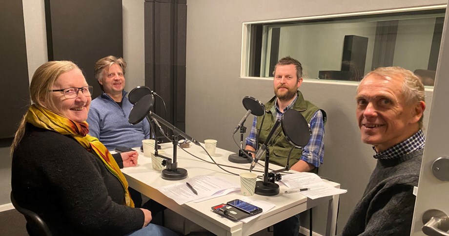 Bilde fra studio for Genopodden.Fra venstre: Mari Bjørke, Kristian Hegglund, Per Kristian Groseth og Rasmus Lang-Ree.