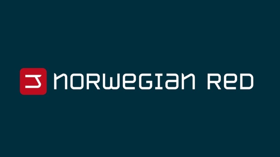 Den nye logoen for "Norwegian Red" vises i stort format med en mørkeblå bakgrunn.