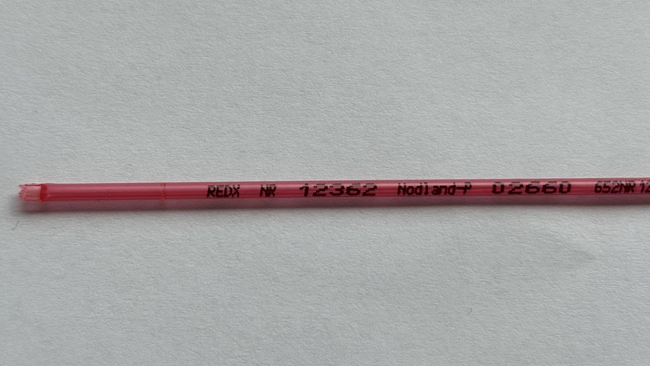 Nærbilde av rosa sædstrå.